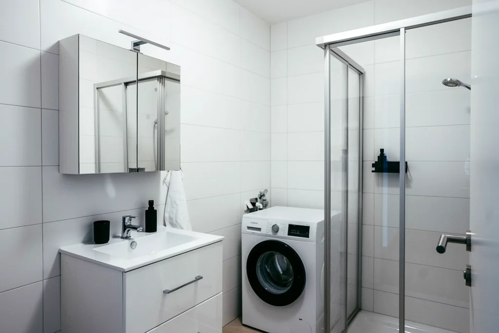 Family Suite in Mörbisch am See: Bad mit Dusche und Waschmaschine
