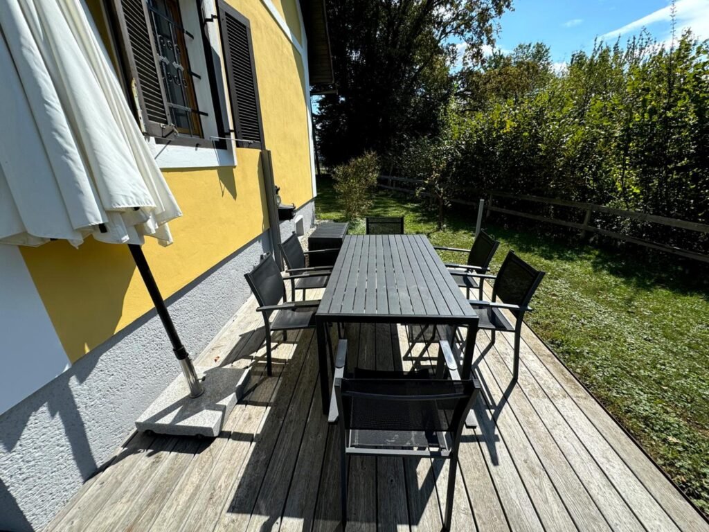 Ferienhaus Panorama in Gamlitz: Terrasse mit Esstisch